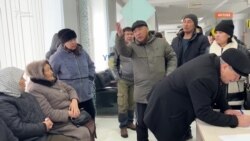 «Третий раз поднимают цены». Возмущённые актюбинцы пришли в акимат