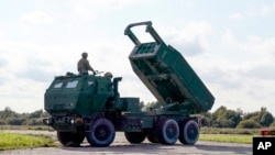  Реактивные системы залпового огня HIMARS 