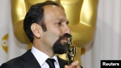 İranlı rejissor Asghar Farhadi Oskar mükafatı alan zaman. 26 fevral 2012