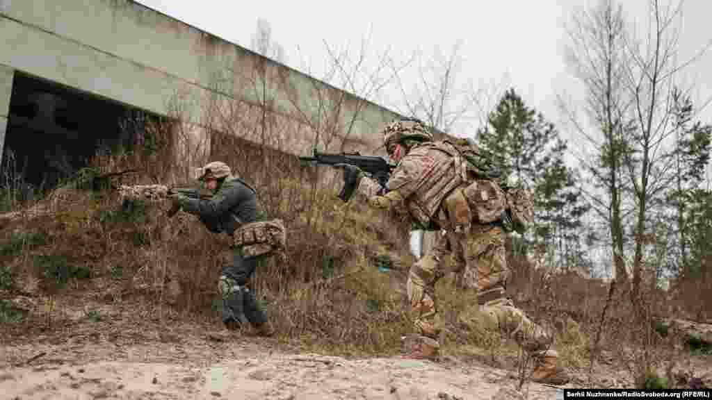 Амуніція добровольців виглядає сучасно. Але головне &ndash; бойові навички