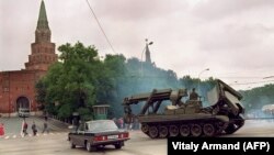 Танк покидает Кремль, 21 августа 1991 года