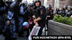 Задержания на акции в центре Москвы 27 июля