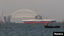 Crimea, Kerch - A view of the newly installed railroad arch of Kerch Strait Bridge, 22Sep2017