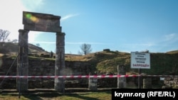 «Проход запрещен»: Пантикапей под угрозой обрушения (фоторепортаж)