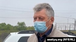 Аким города Акколь Анатолий Кривицкий. Скриншот из видео Любови Гнативы. Акколь, 12 августа 2021 года