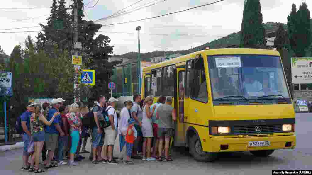 Автобус до Судака