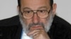 Umberto Eco: "Şair yanğın zamanı kreslonun üstünə çıxıb şeir deməməlidir"