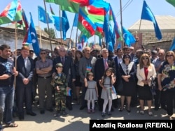 Müsavat Partiyası 28 May - Respublika Günündə Məmməd Əmin Rəsulzadənin abidəsini ziyarət edir.