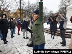 Екатерина Новикова в начале акции протеста