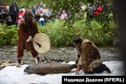 Ителмендер мерекесі кезінде. "Пимчах," Камчатка.