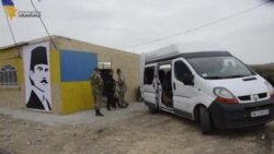 Волонтеры поздравили участников блокады Крыма (видео)