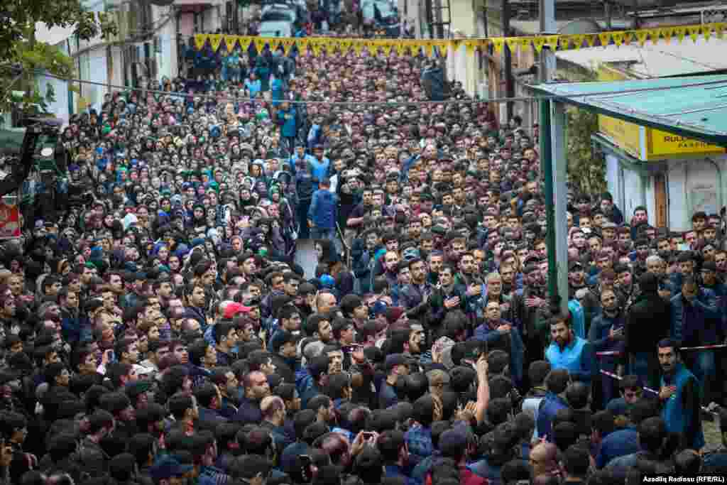 Bakıda yerləşən Məşədi Dadaş Məscidinə aparan yol