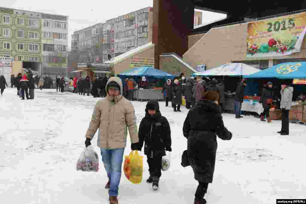 Ярмарка прошла и на территории коммунального базара &laquo;Шапагат&raquo;. &nbsp;